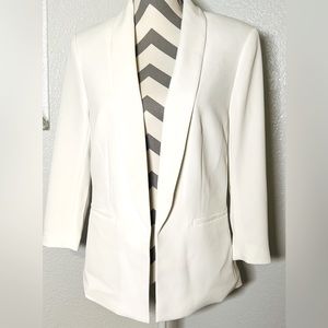 SOLD… H&M  white One-button Blazer …size M